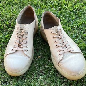 Dr. Martens Dante in Sand Size 8